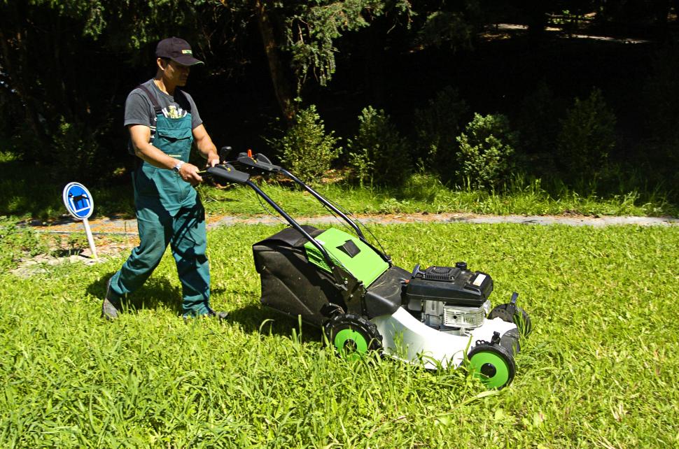 Carrière Anoniem Onderzoek het Welke krachtbron is het meest geschikt voor een grasmaaier? | Etesia